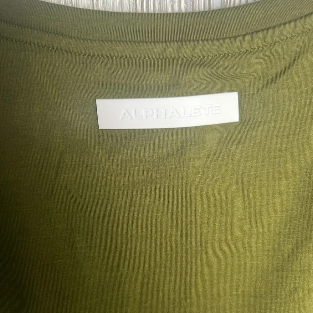 Women's Alphalete Evo Twist Crop Green Shirt Size XXL NWT - Picture 6 of 6